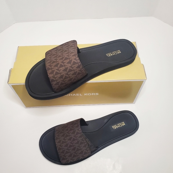 Michael Kors Women's Logo WADE Slides Flip… - Picture 8 of 9